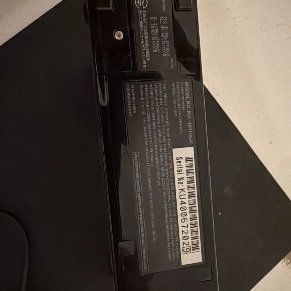 Nintendo Wii Console Black RVL-101 Bundle with Controllers and Accessories - Picture 6 of 8